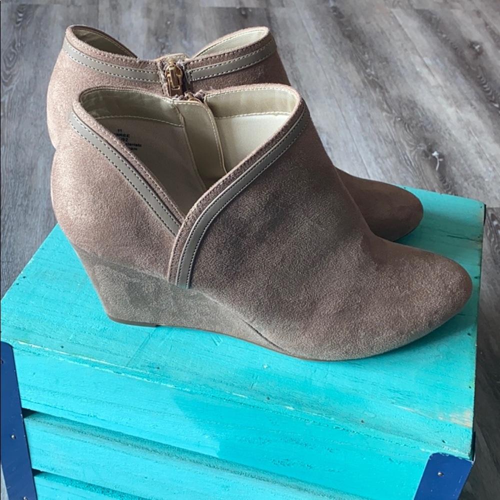 XAppeal Taupe Brown Wedge Ankle Booties Size 11